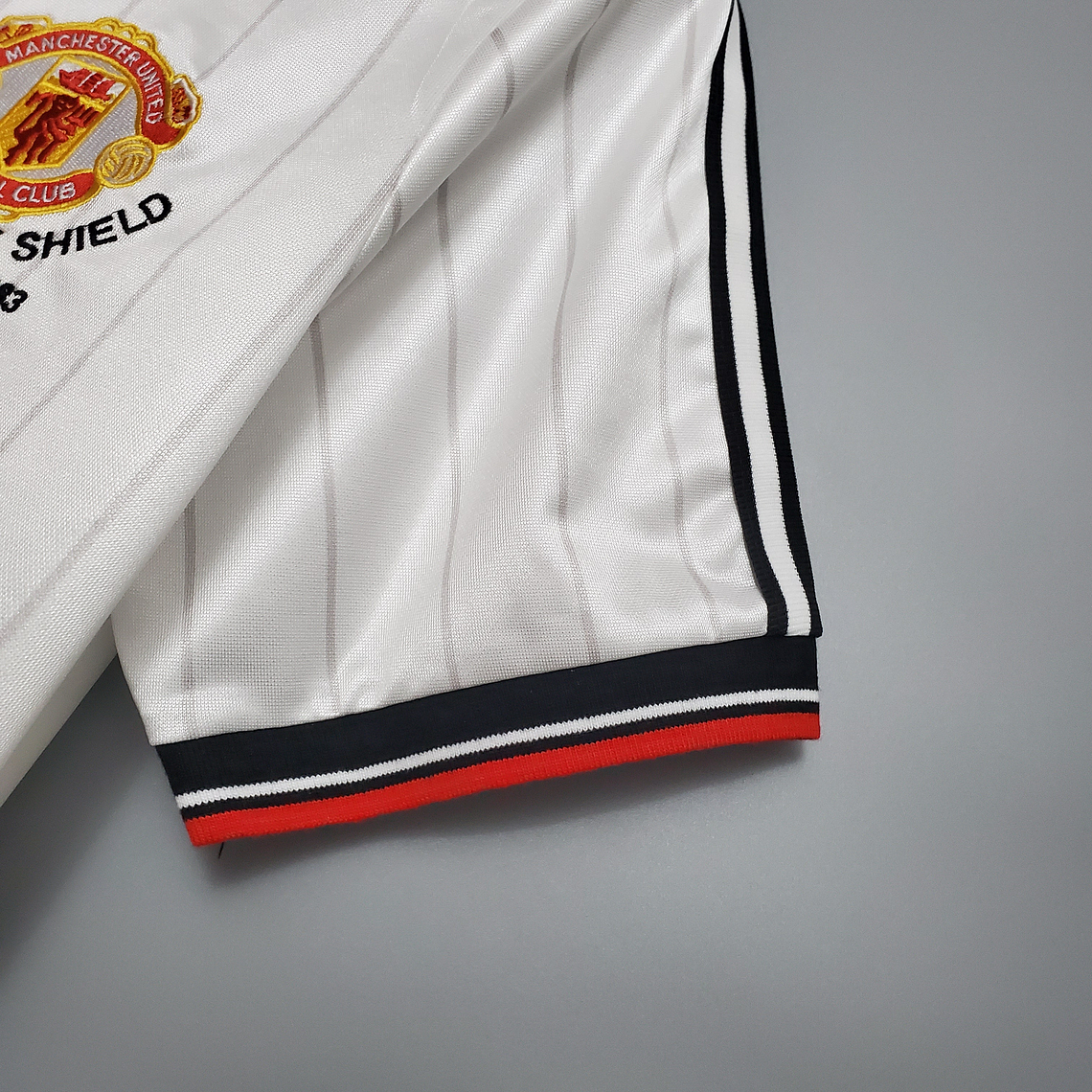 MANCHESTER UNITED II 1983 HOMBRE (RETRO) 6