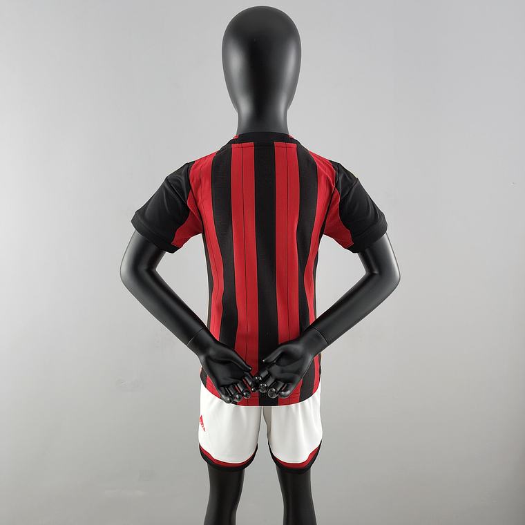 MILAN I 14/15 (RETRO) CONJUNTO INFANTIL 11