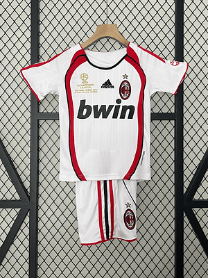 MILAN II 06/07 EDICIÓN LIMITADA CHAMPNHIONS LEAGUE CONJUNTO INFANTIL (RETRO)