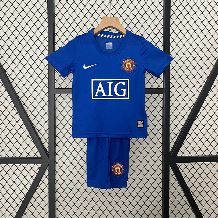 MANCHESTER UNITED III 08/09 CONJUNTO INFANTIL (RETRO) 2