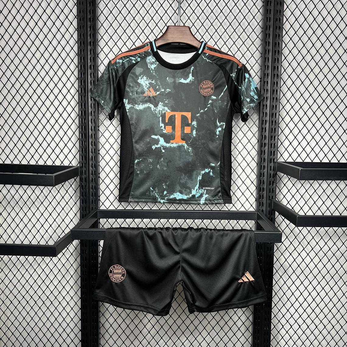 BAYERN DE MUNICH II 24/25 CONJUNTO INFANTIL 1