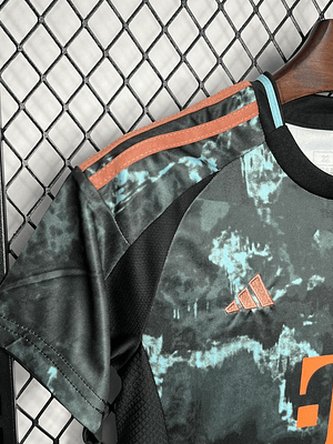 BAYERN DE MUNICH II 24/25 CONJUNTO INFANTIL