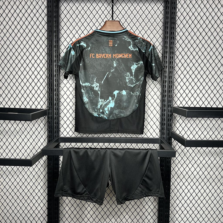 BAYERN DE MUNICH II 24/25 CONJUNTO INFANTIL 5