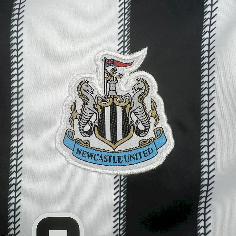 NEWCASTLE UNITED I 25/26 CONJUNTO INFANTIL 3