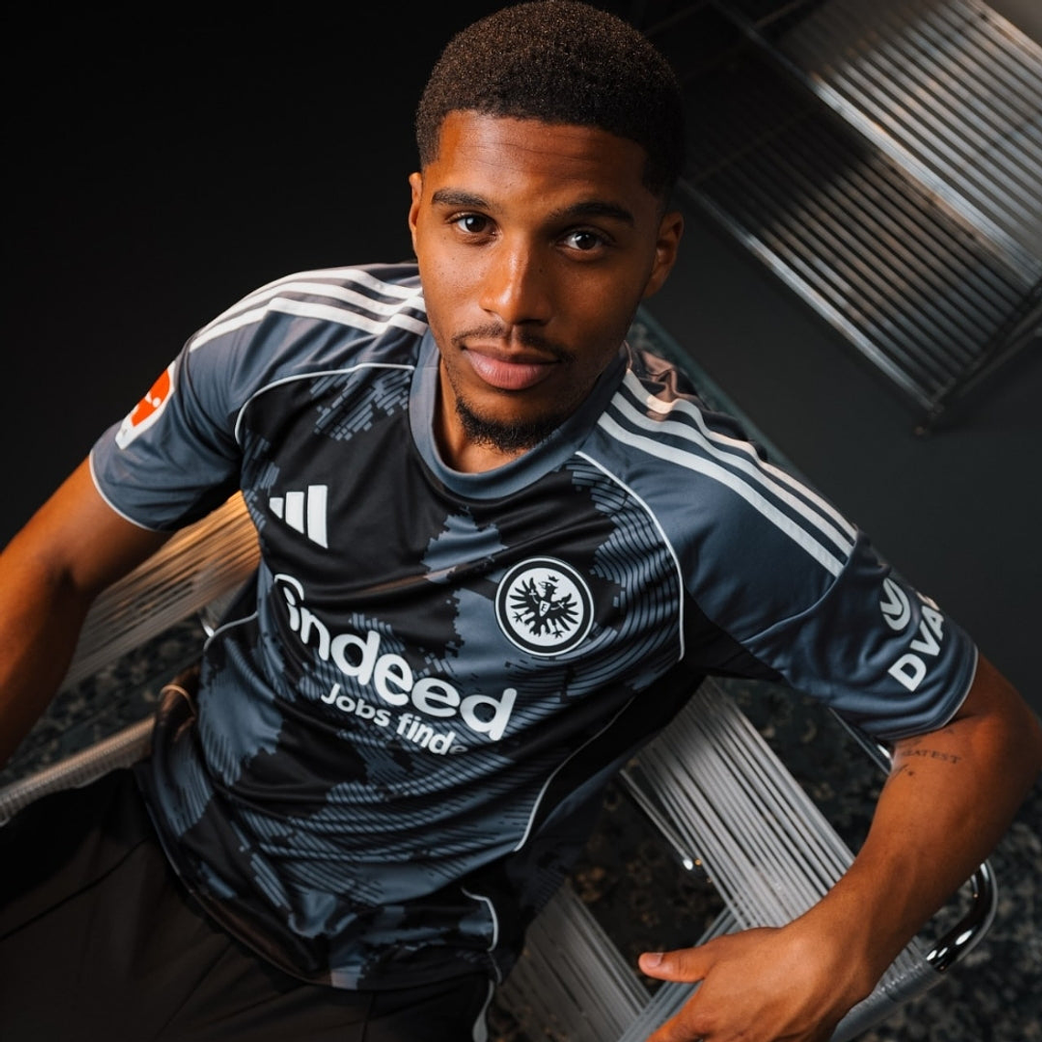 EINTRACHT FRANKFURT III 25/26 HOMBRE 3