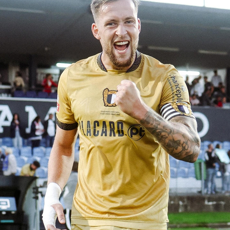 FAMALICÃO III 25/26 HOMBRE 4