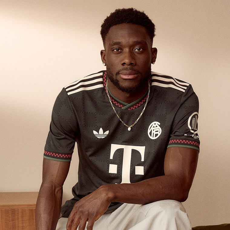 BAYERN MUNICH III 25/26 HOMBRE 3