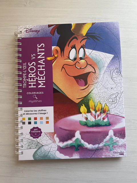 Libro para colorear "Quién Soy - Heróes vs Villanos" 