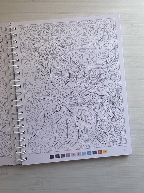 Libro para colorear "Quién Soy - Heróes vs Villanos" 
