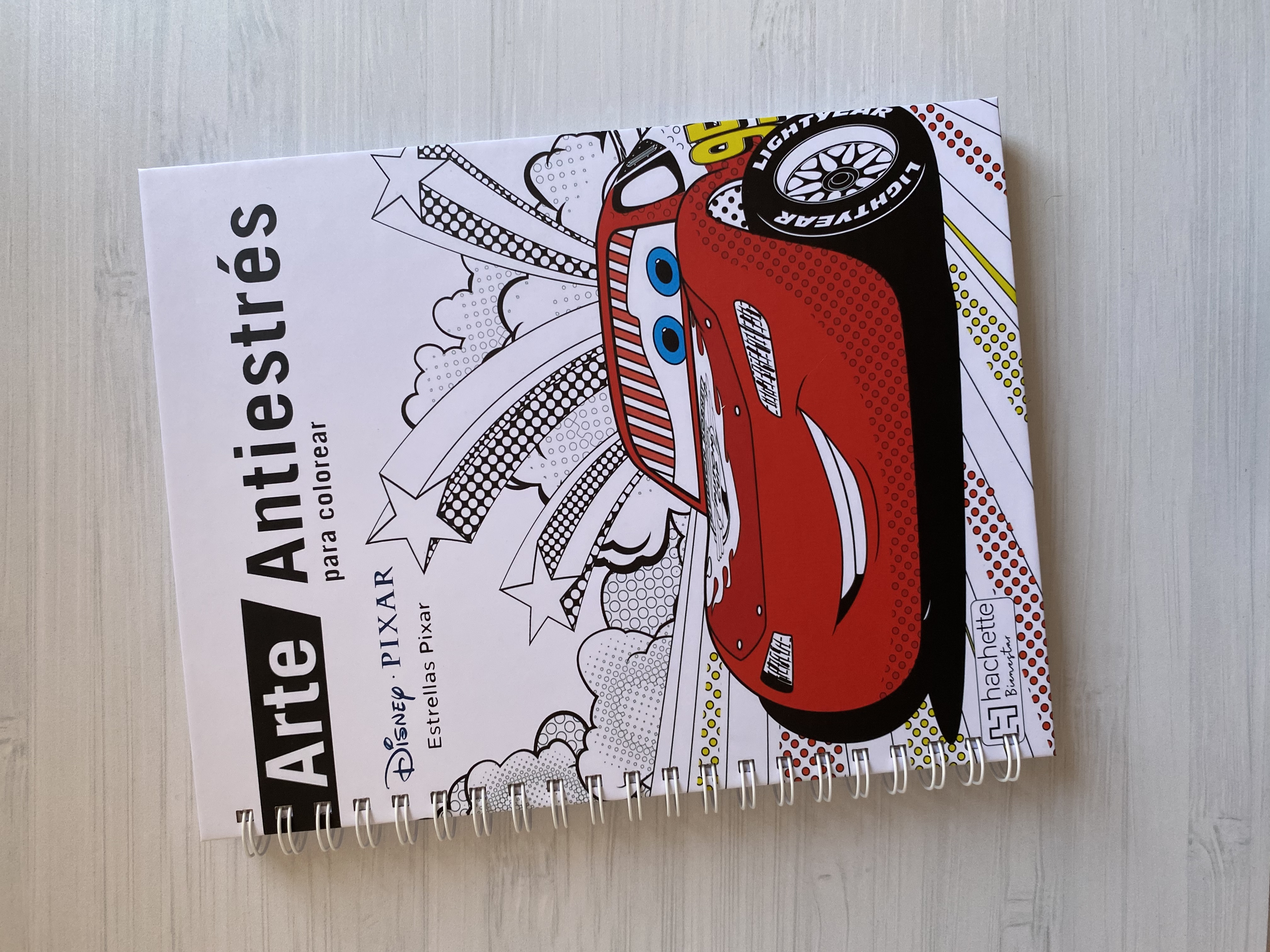 Libro anti estrés "Estrellas de Pixar"