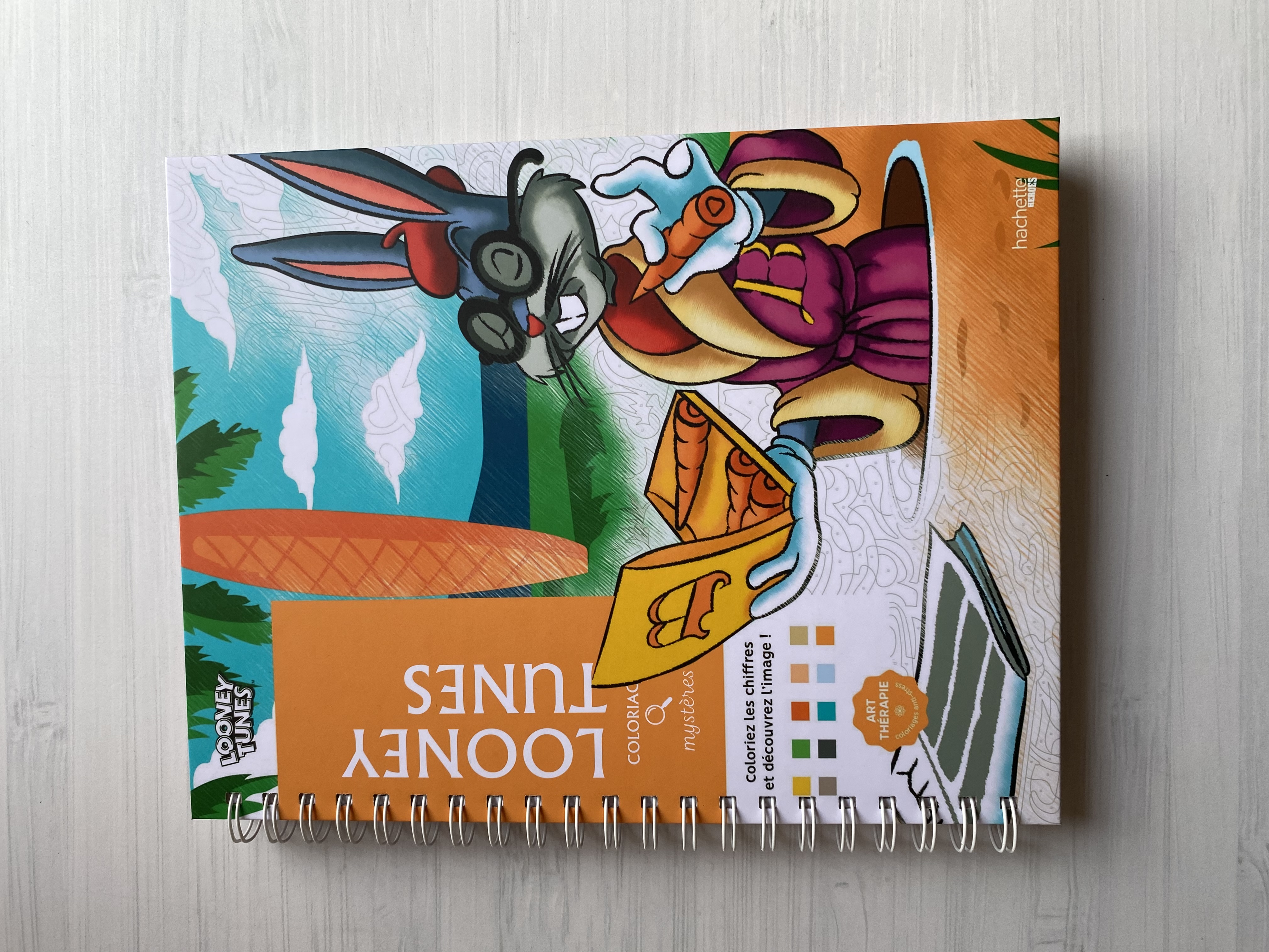 Libro para colorear "Looney Tunes"