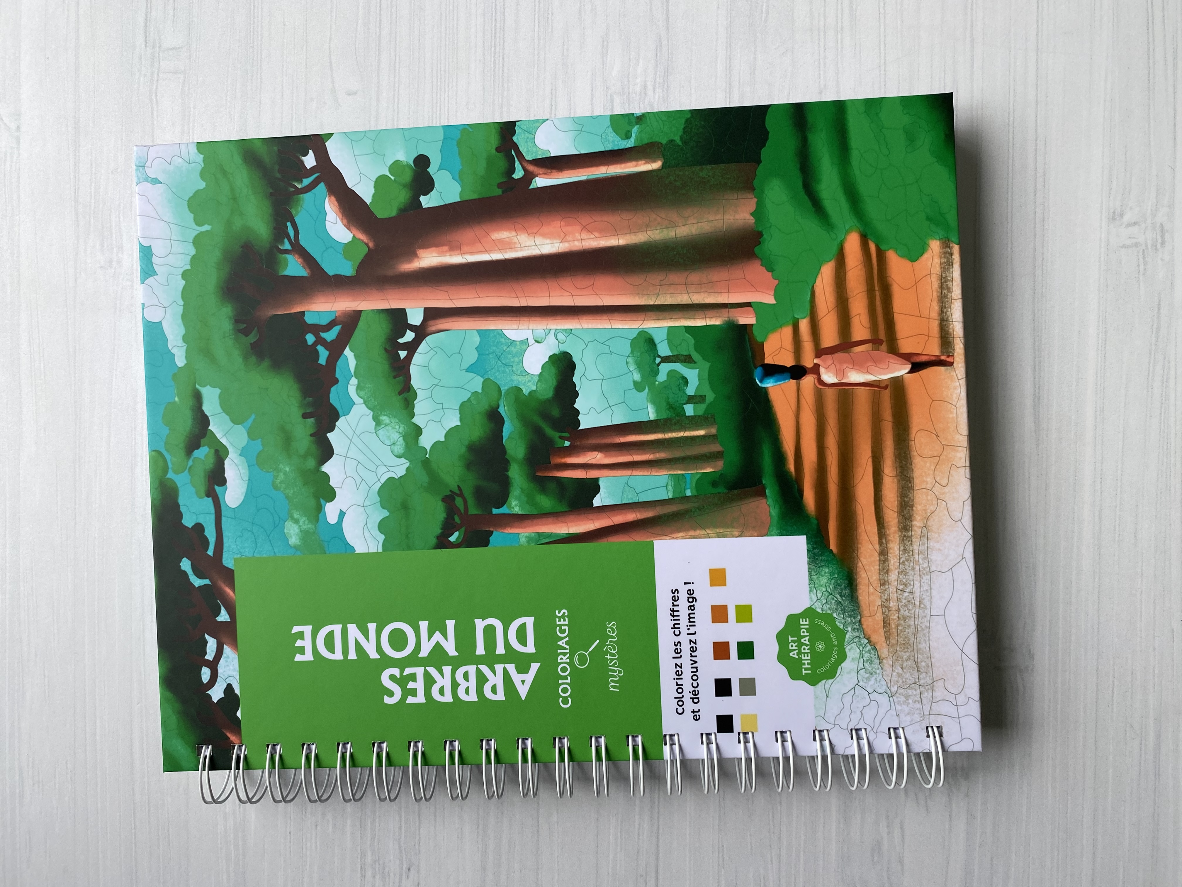 Libro para colorear "Arbres du Monde - Árboles del Mundo”
