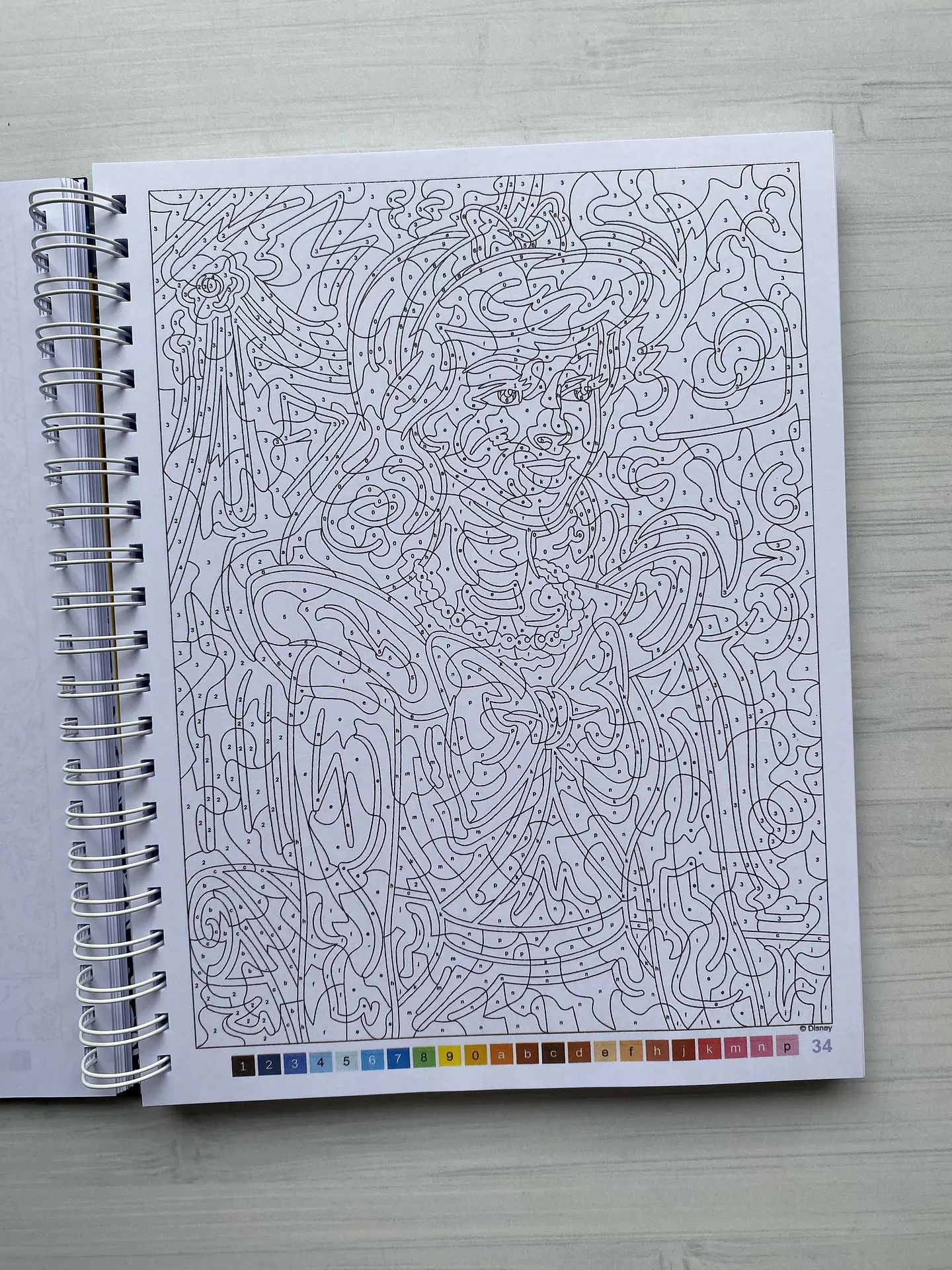 Libro para colorear “Lo mejor de heroínas” 4