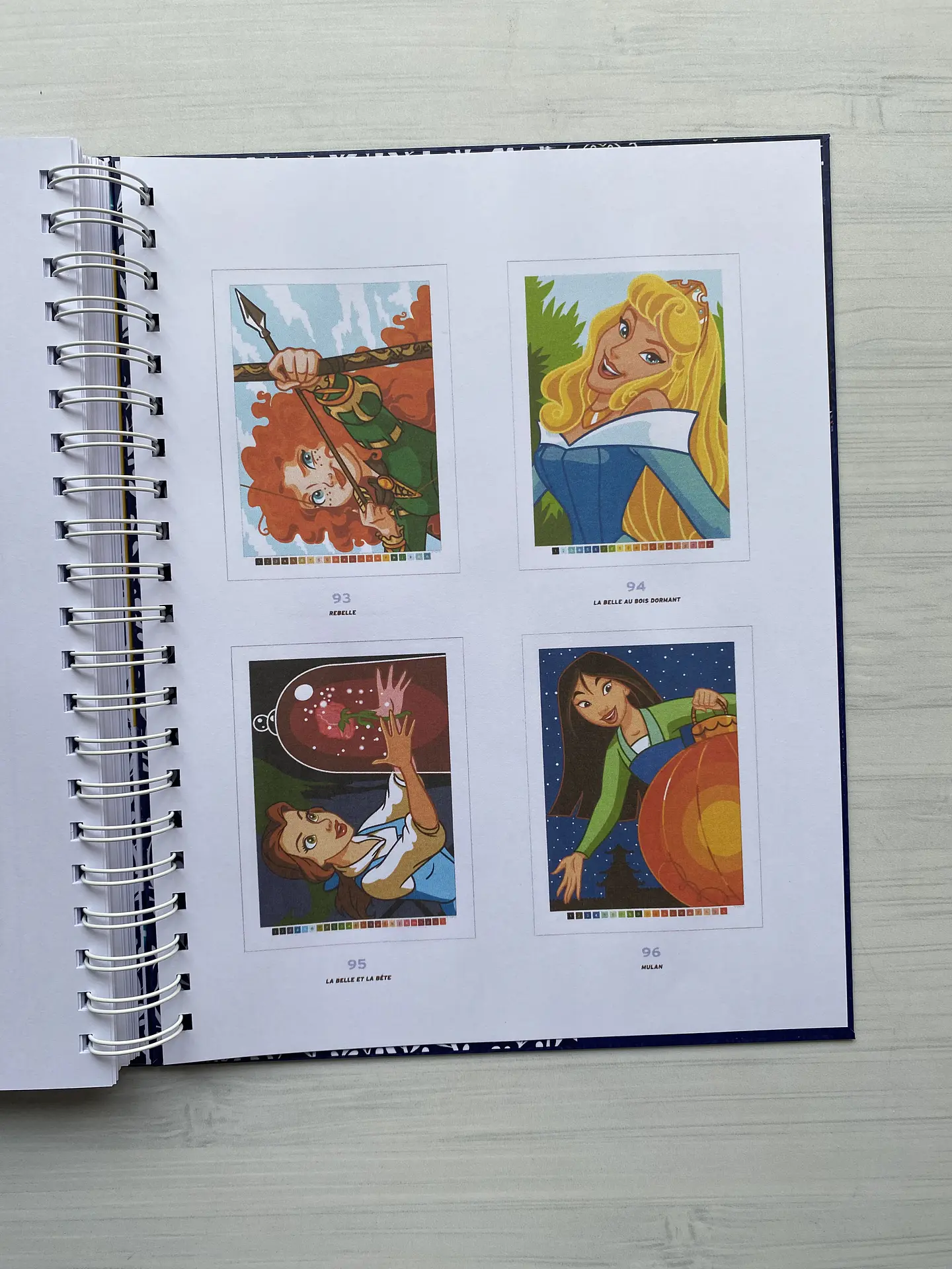 Libro para colorear “Lo mejor de heroínas” 9