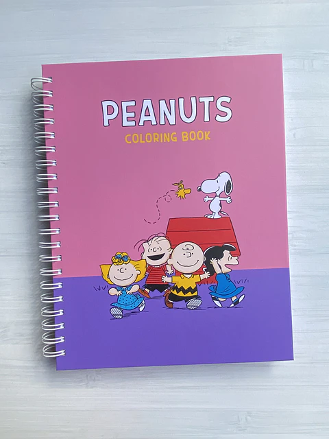 Libro para colorear “Peanuts”