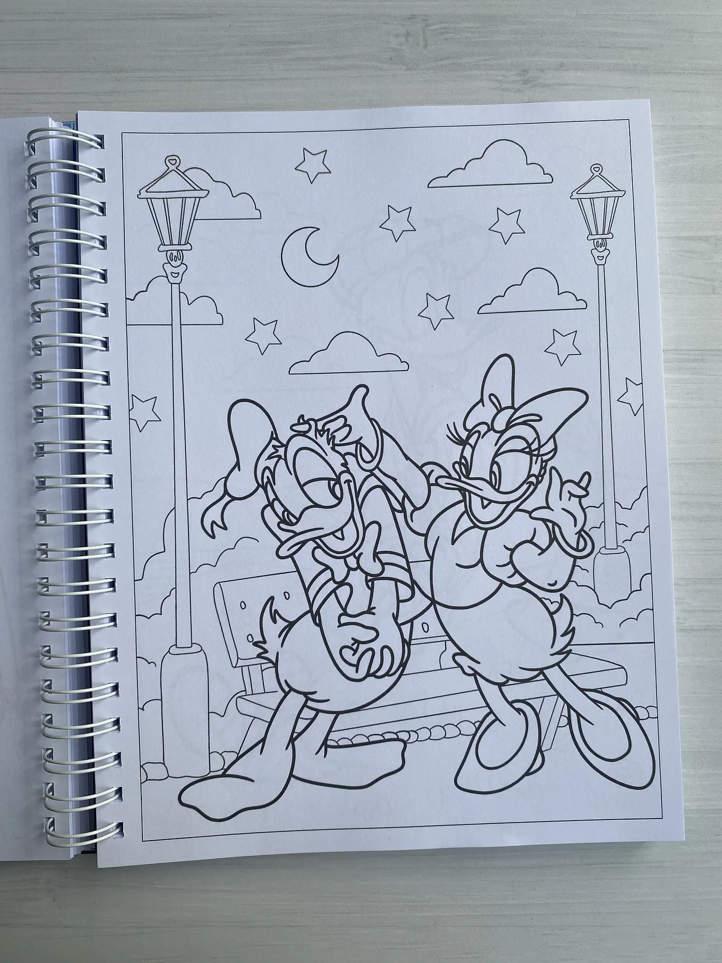 Libro para colorear “Mickey y sus amigos” 8