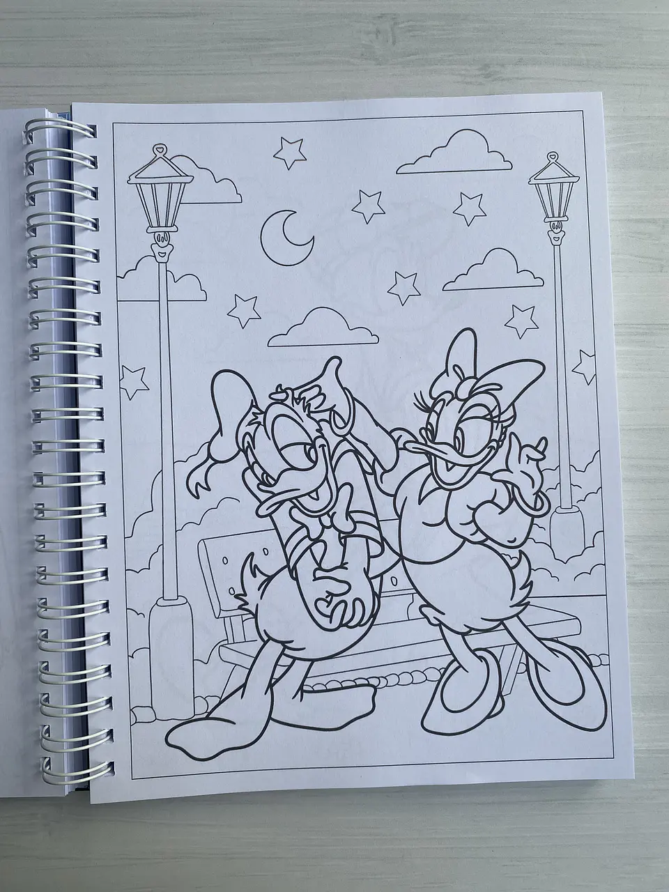 Libro para colorear “Mickey y sus amigos” 8