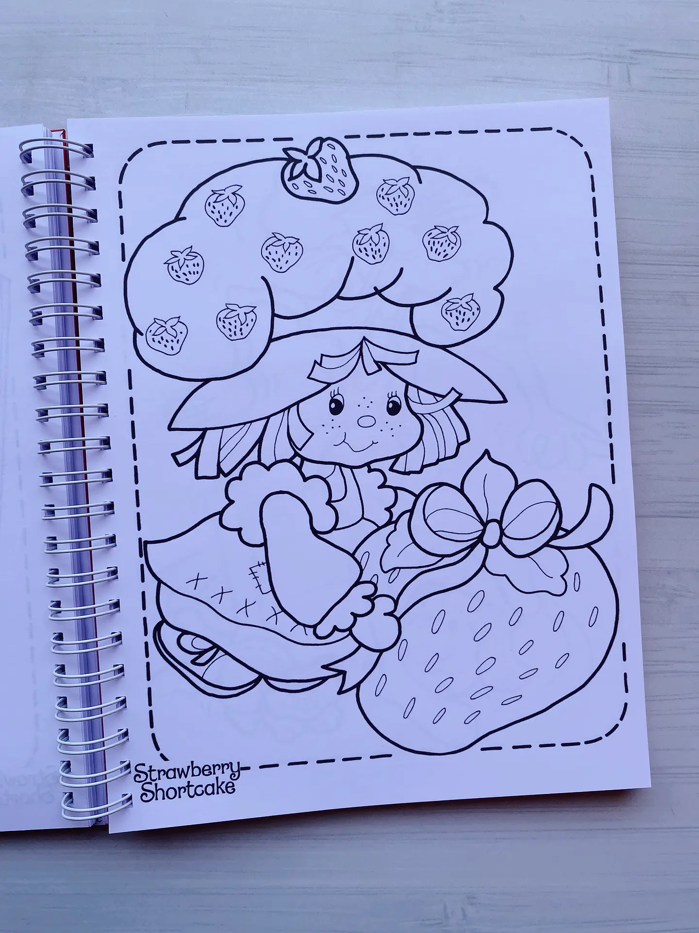 Libro para colorear “Frutillitas” 2