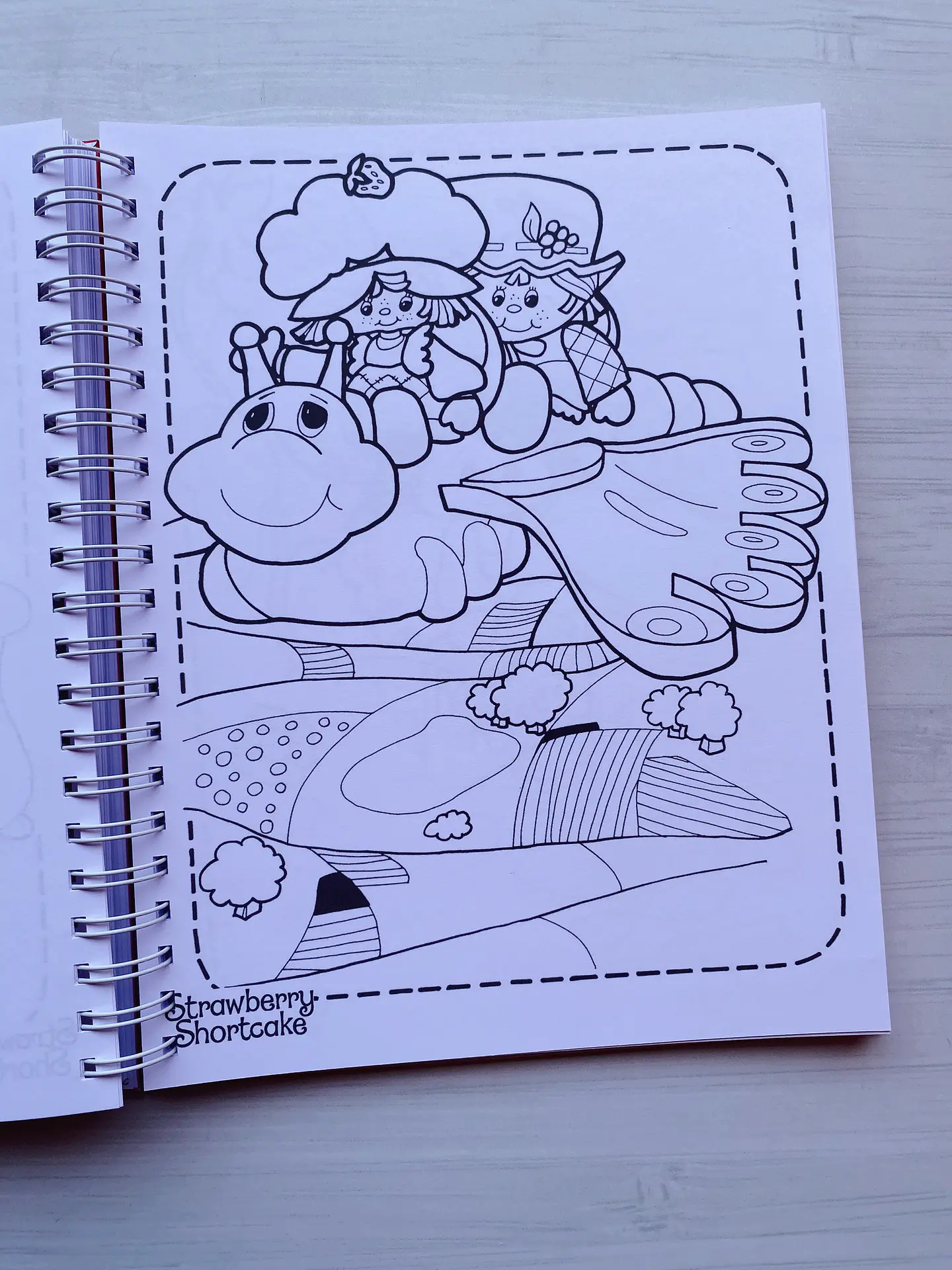 Libro para colorear “Frutillitas” 4