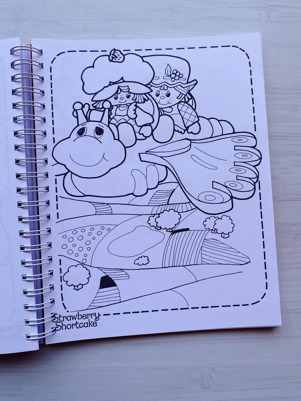 Libro para colorear “Frutillitas” 4