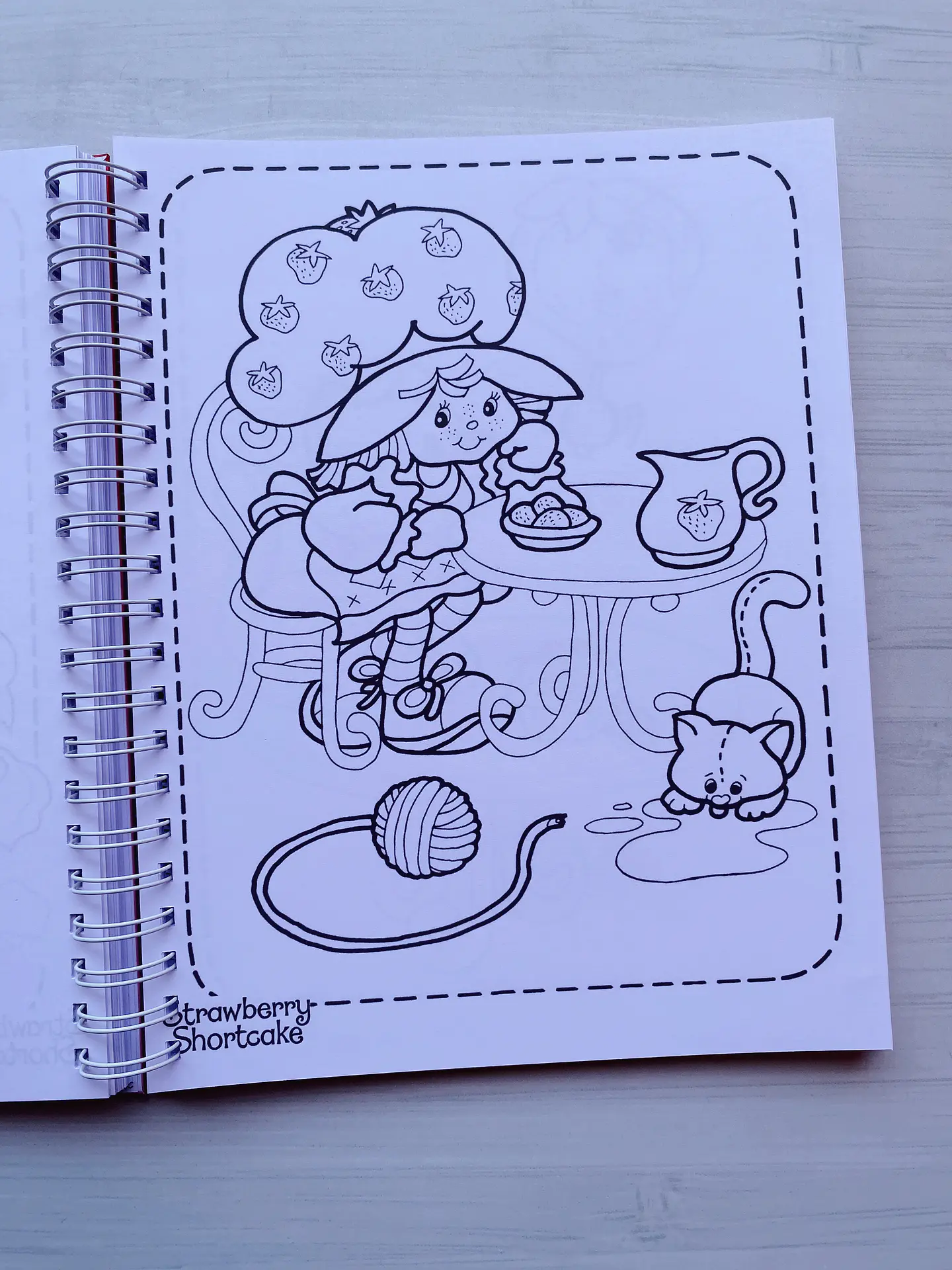 Libro para colorear “Frutillitas” 6