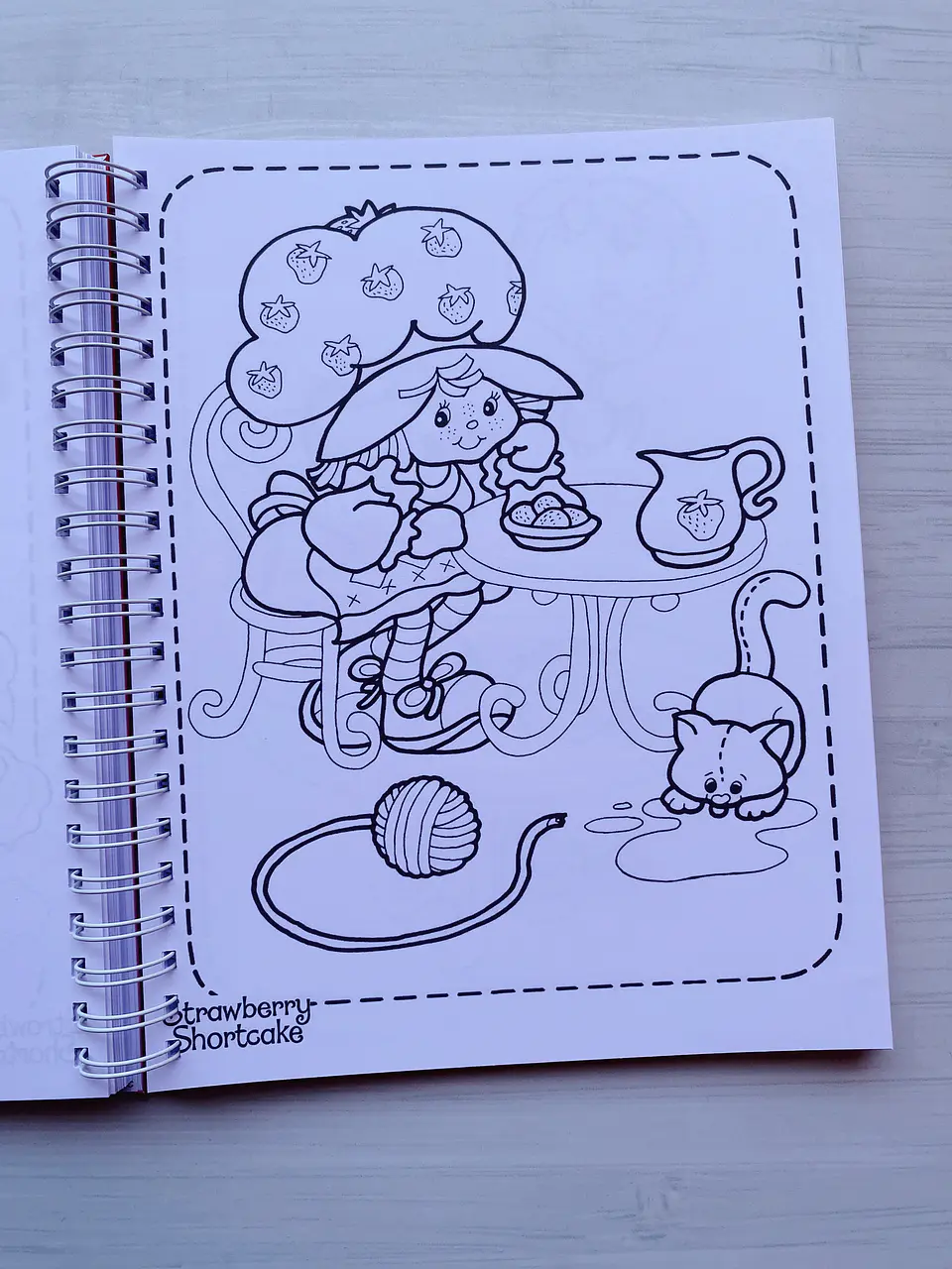 Libro para colorear “Frutillitas” 6