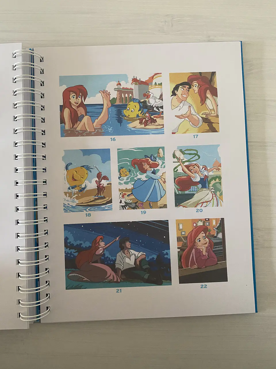 Libro para colorear “Especial de la película: La Sirenita” 6