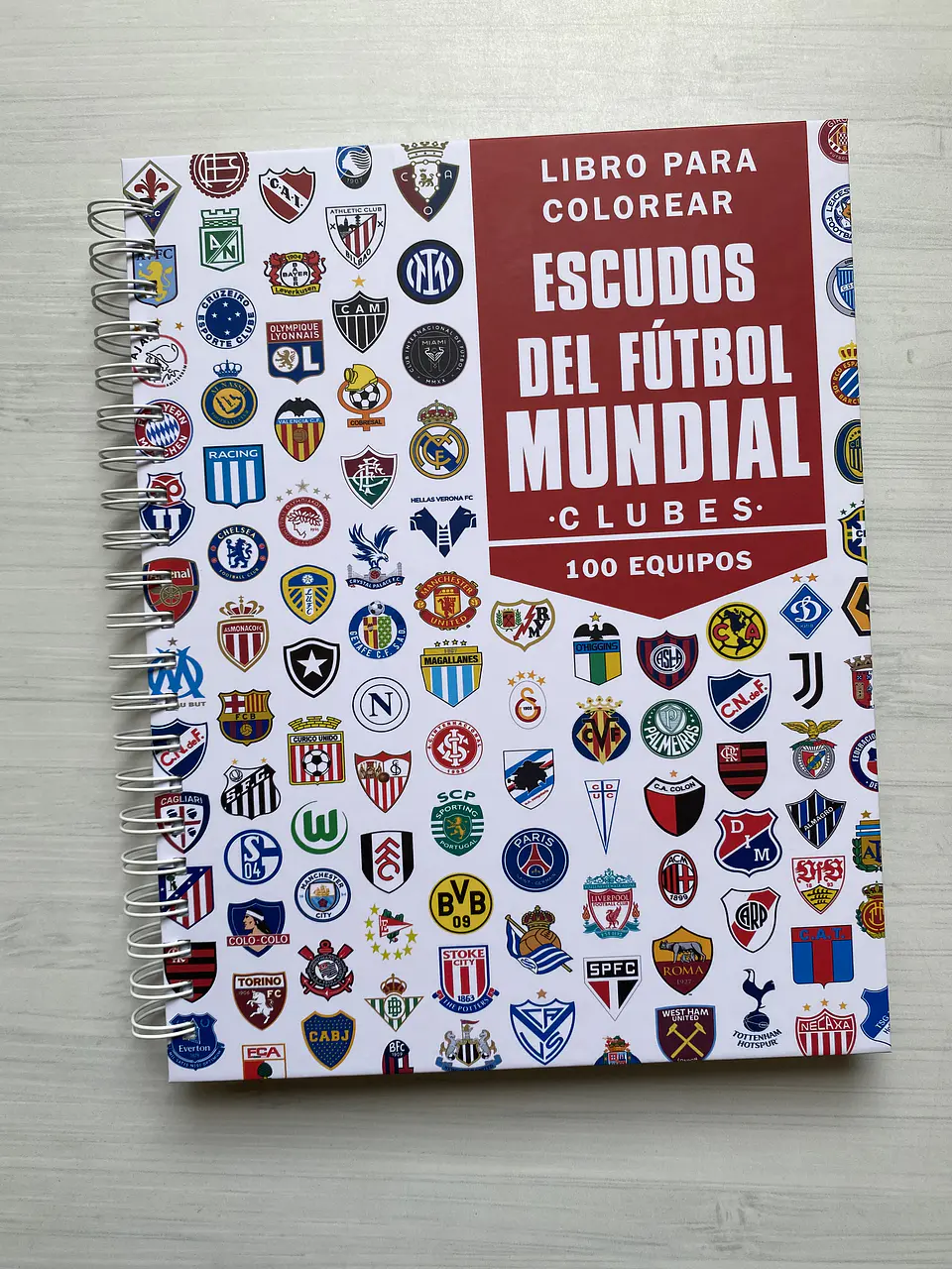 Libro para colorear “Escudos del futbol Mundial” 1