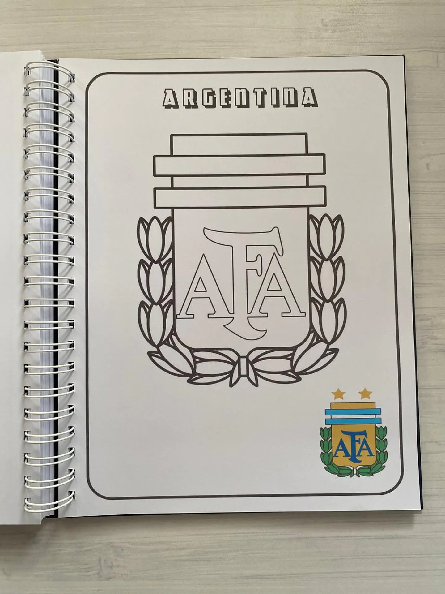 Libro para colorear “Escudos de los equipos de la copa mundial de la FIFA” 3