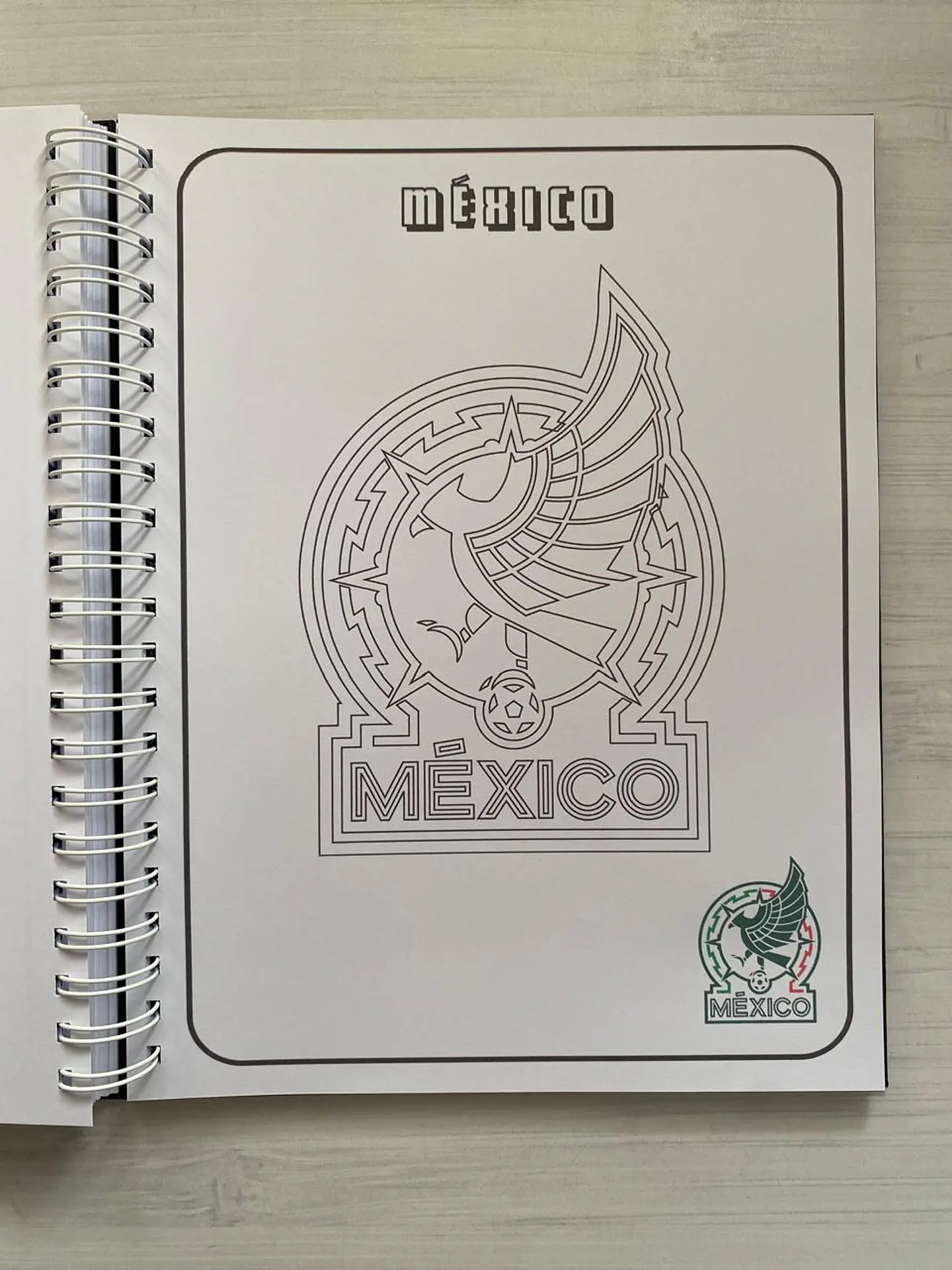Libro para colorear “Escudos de los equipos de la copa mundial de la FIFA” 7
