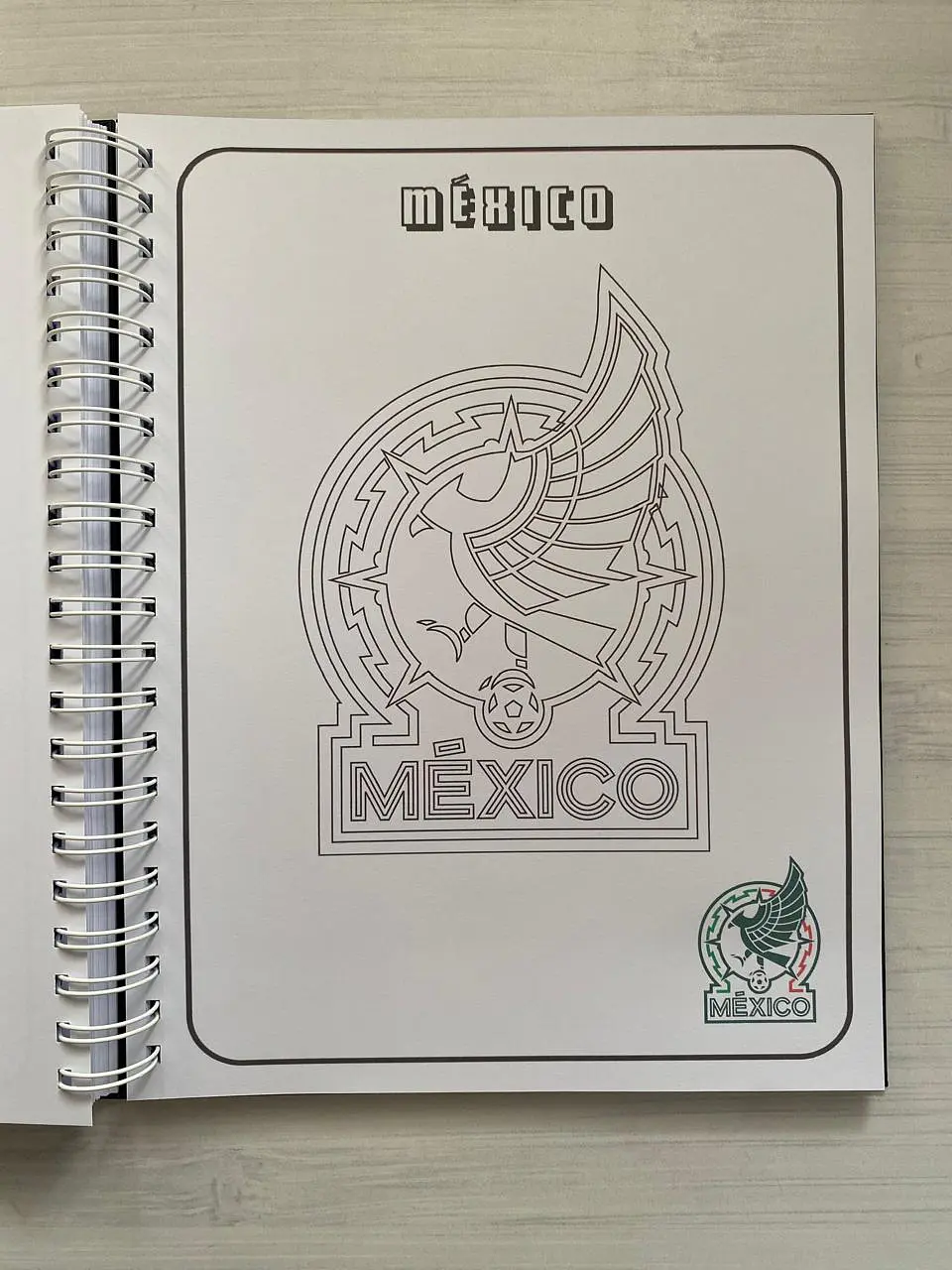 Libro para colorear “Escudos de los equipos de la copa mundial de la FIFA” 7