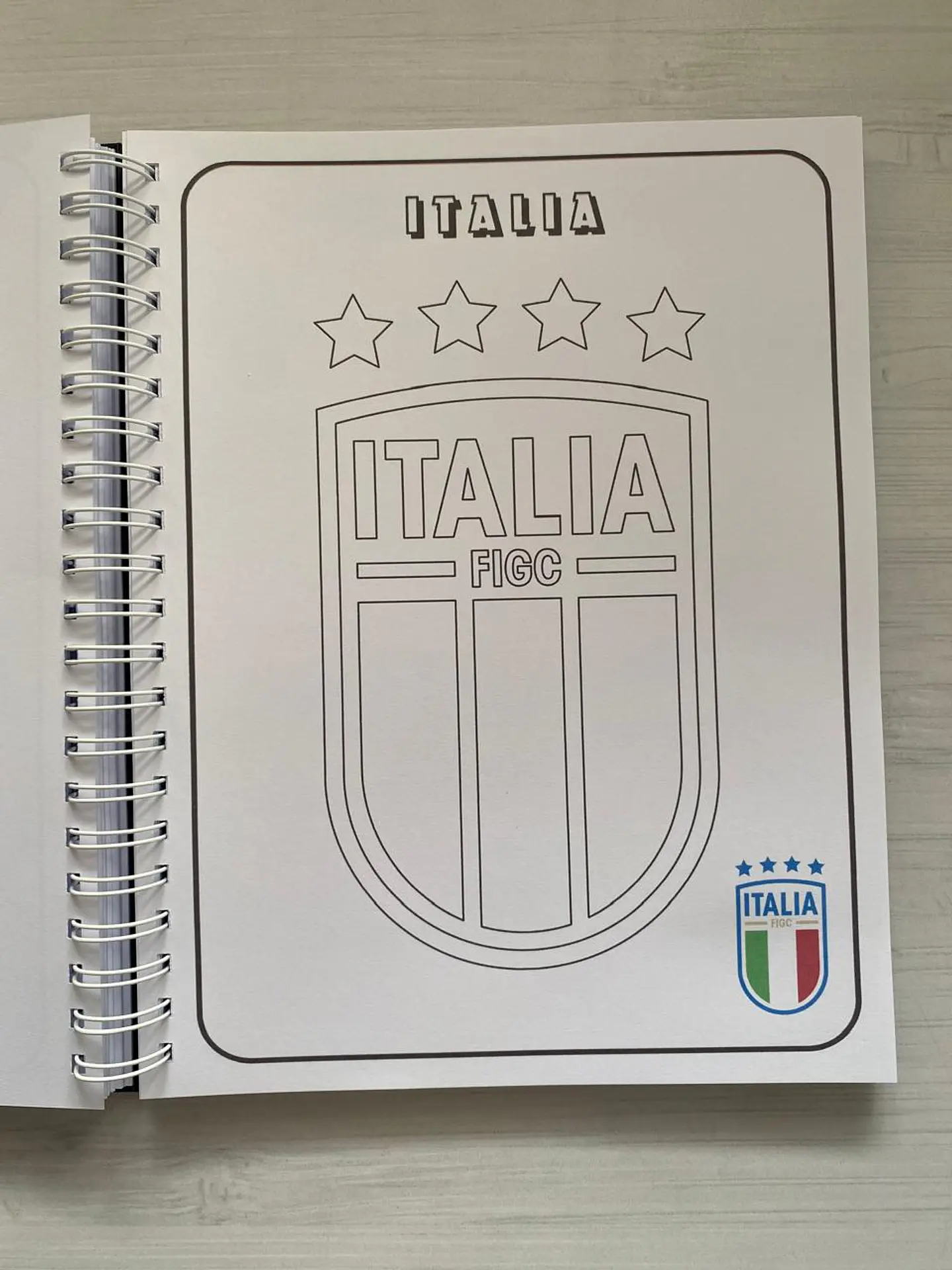 Libro para colorear “Escudos de los equipos de la copa mundial de la FIFA” 8