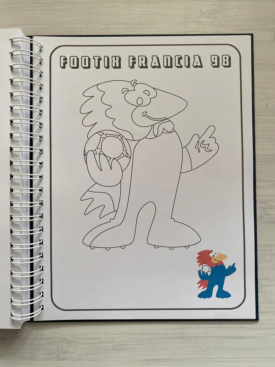 Libro para colorear “Escudos de los equipos de la copa mundial de la FIFA” 17
