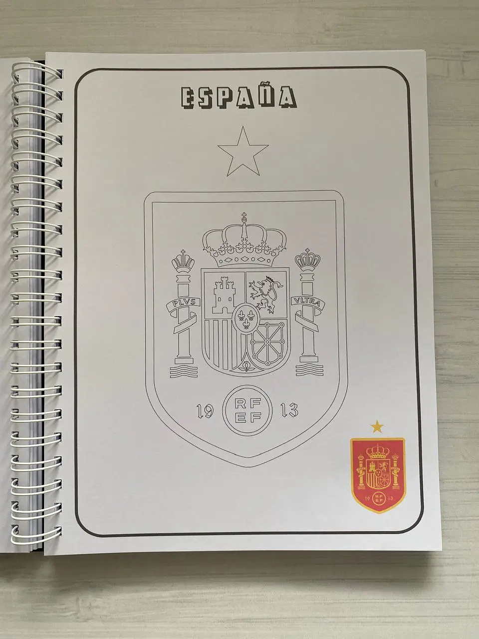 Libro para colorear “Escudos de los equipos de la copa mundial de la FIFA” 11