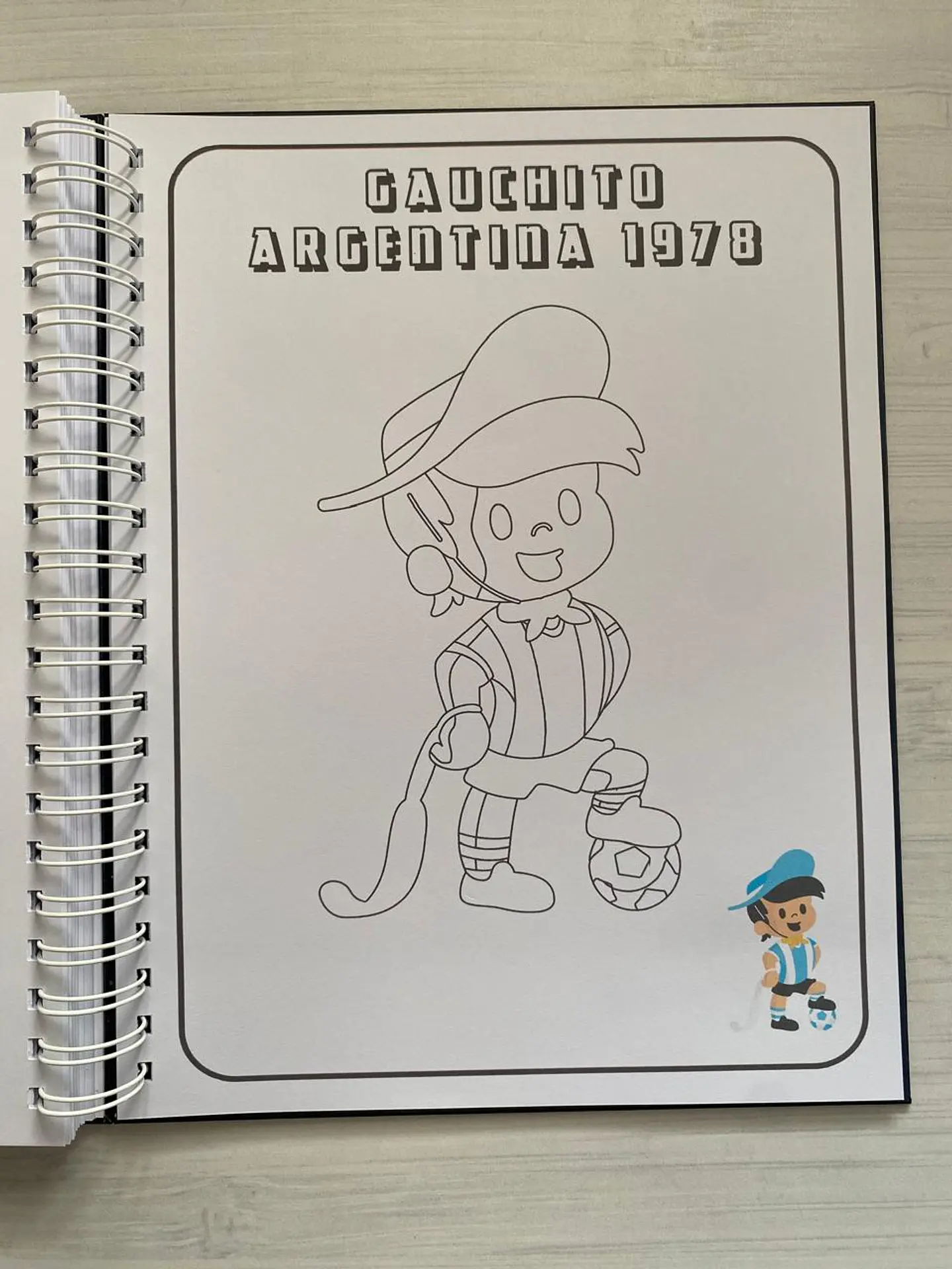 Libro para colorear “Escudos de los equipos de la copa mundial de la FIFA” 22