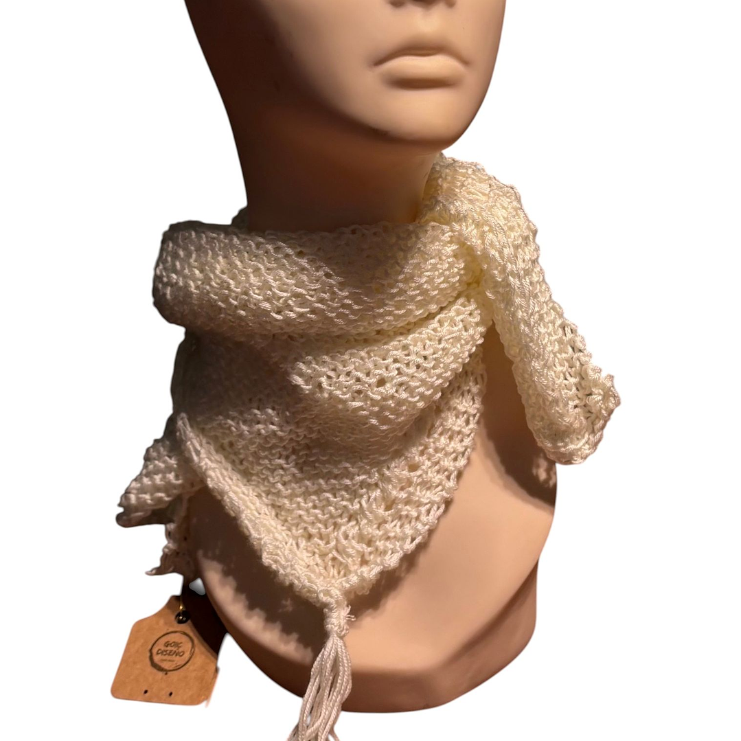 CUELLO DE LANA TEJIDO A MANO DISEÑO EXCLUSIVO 1