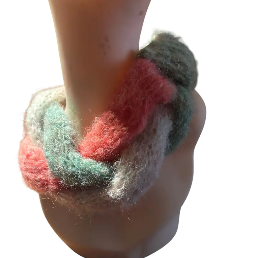 CUELLO DE LANA MOHAIR HECHO A MANO DISEÑO EXCLUSIVO 1