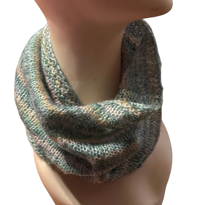 CUELLO DE LANA MOHAIR y SEDA HECHO A MANO DISEÑO EXCLUSIVO 2