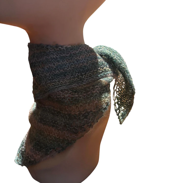 CUELLO TRIANGULAR DE LANA Y SEDA HECHO A MANO DISEÑO EXCLUSIVO 2