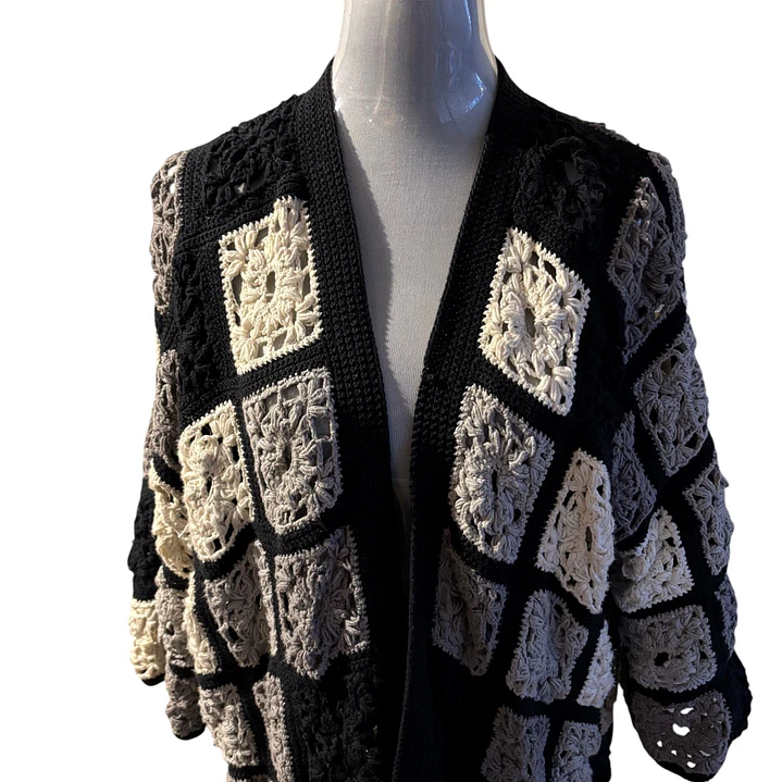 CHALECO TEJIDO A MANO DISEÑO EXCLUSIVO 1