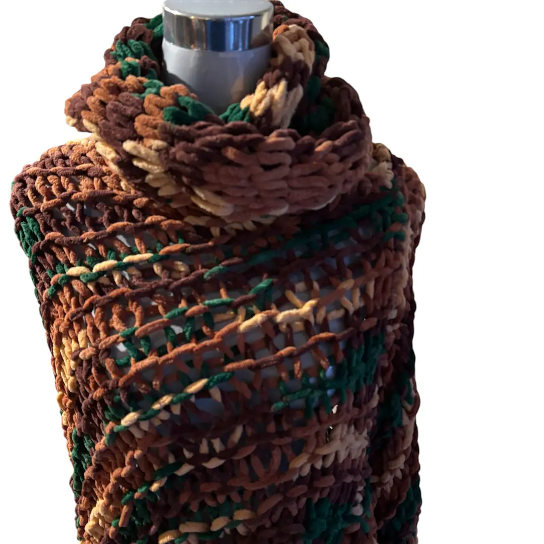 PONCHO TEJIDO A MANO DISEÑO EXCLUSIVO 2