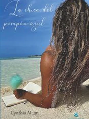 La chica del pompon azul