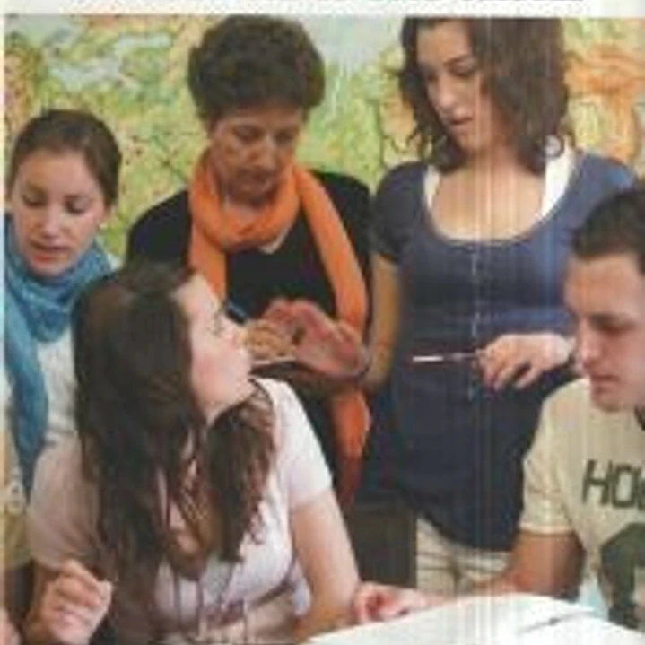 Dar clase con la boca cerrada 1