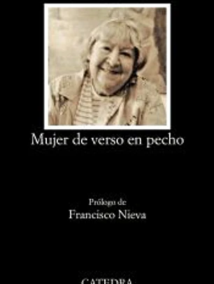 Mujer de verso en pecho