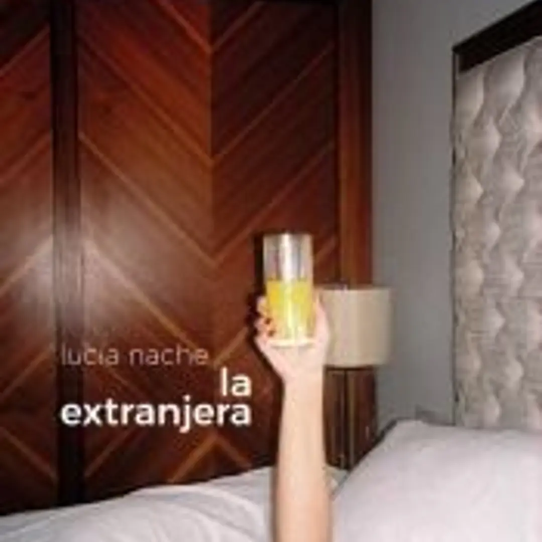 La extranjera 1