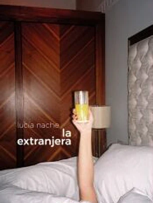 La extranjera