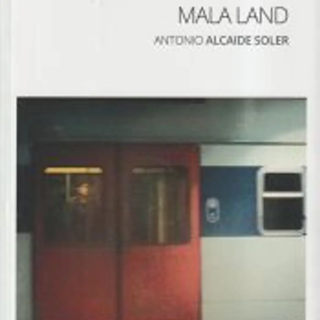 MALA LAND: DE ESTE LADO DE LA MURALLA 1