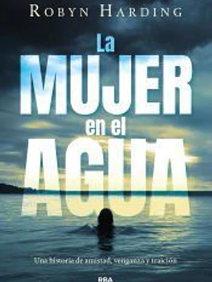 La mujer en el agua