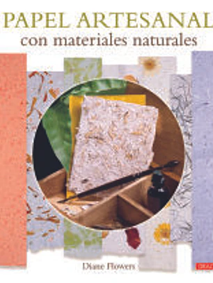 Papel artesanal con materiales naturales