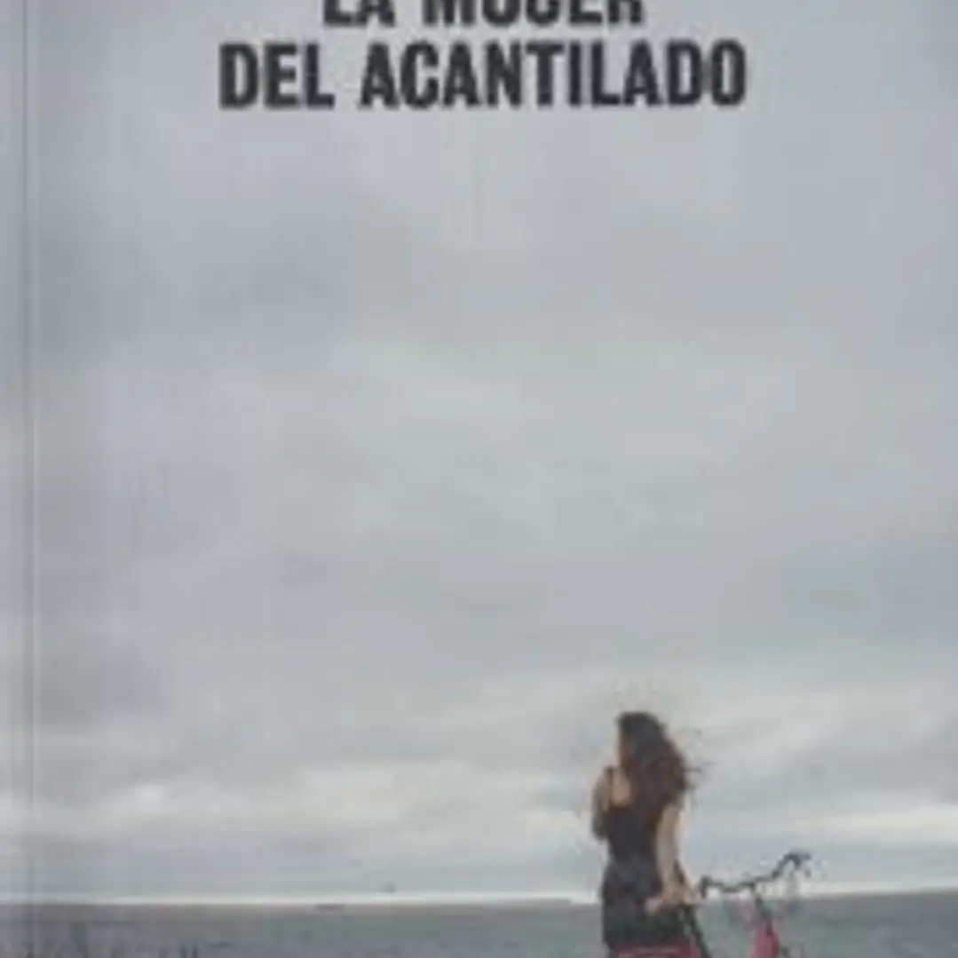 LA MUJER DEL ACANTILADO 1